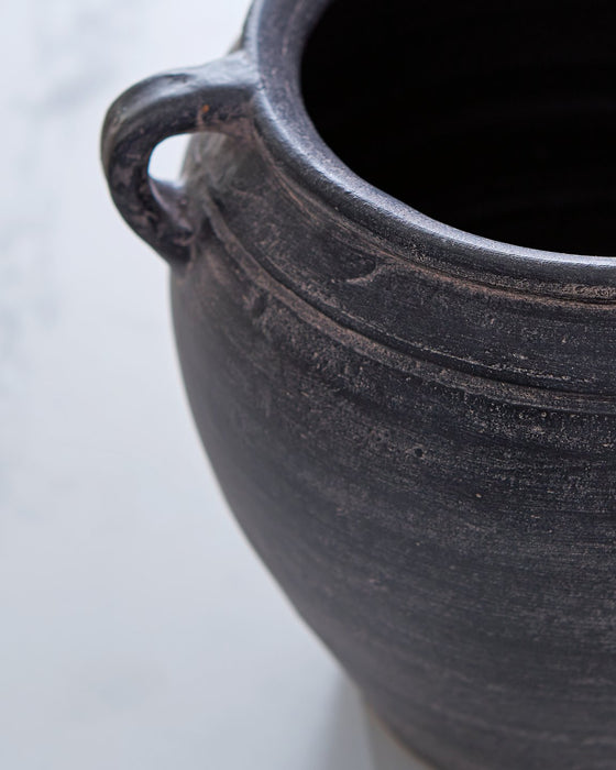 Meadie Vase - Inland Furniture (San Bernardino, CA)