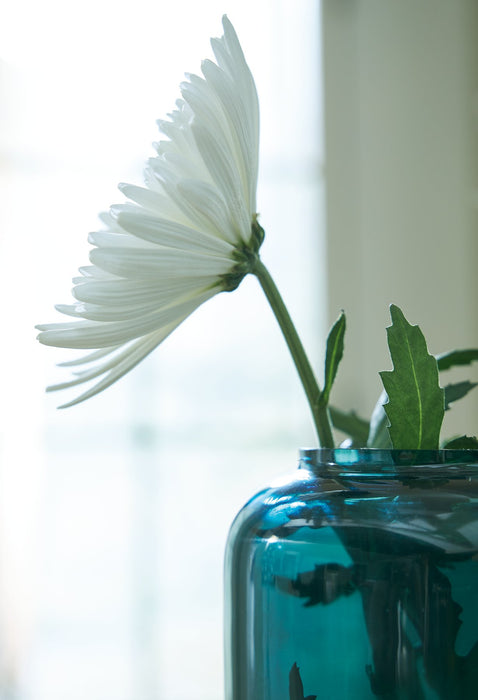 Inisland Vase - Inland Furniture (San Bernardino, CA)
