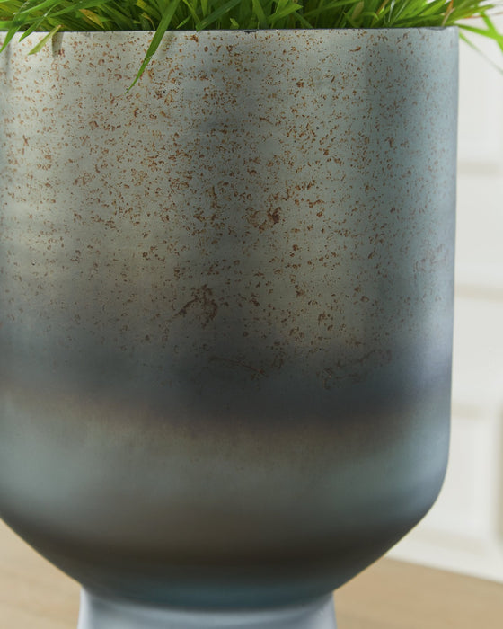 Pennmore Vase - Inland Furniture (San Bernardino, CA)