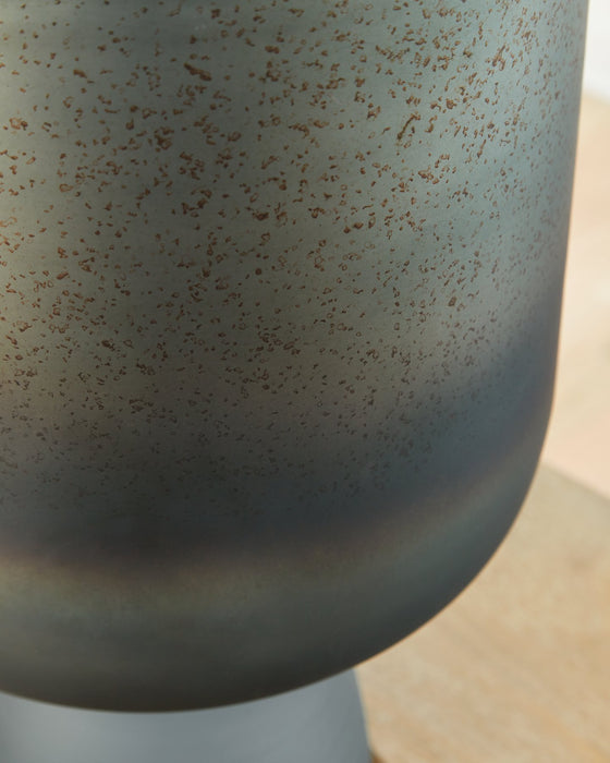 Pennmore Vase - Inland Furniture (San Bernardino, CA)