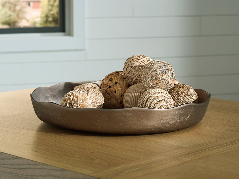 Wallmen Tray - Inland Furniture (San Bernardino, CA)
