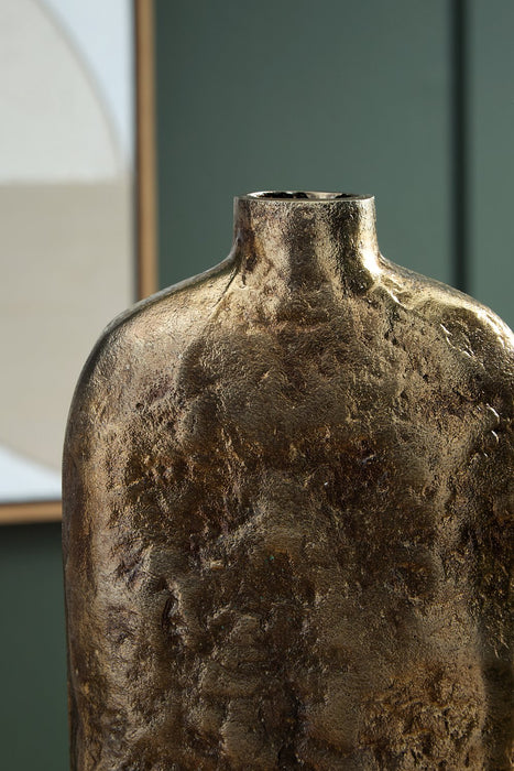 Wallmond Vase - Inland Furniture (San Bernardino, CA)