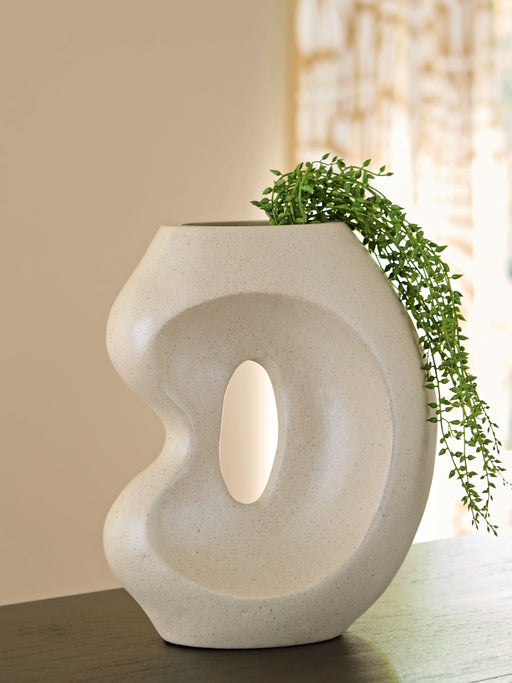 Odion Vase - Inland Furniture (San Bernardino, CA)