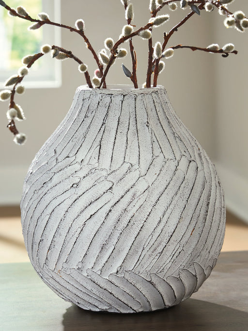 Shelvie Vase - Inland Furniture (San Bernardino, CA)