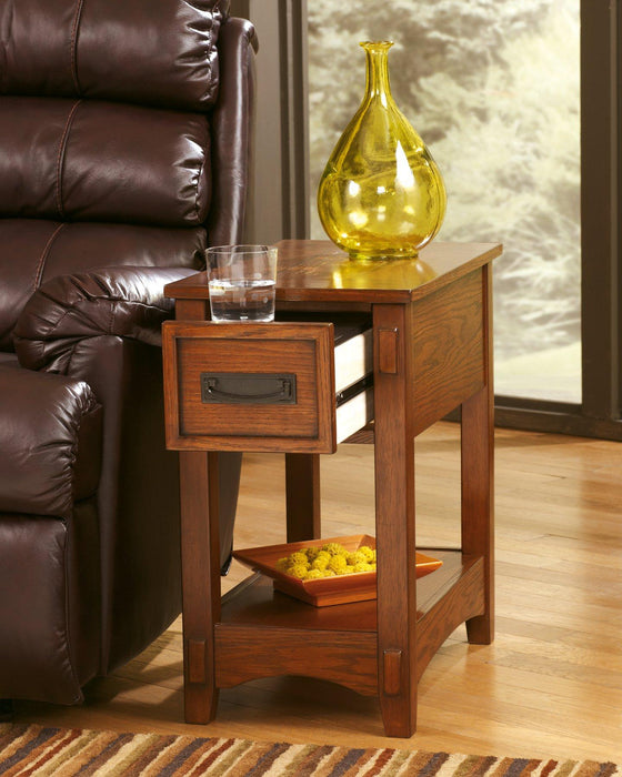 Breegin Chairside End Table - Inland Furniture (San Bernardino, CA)