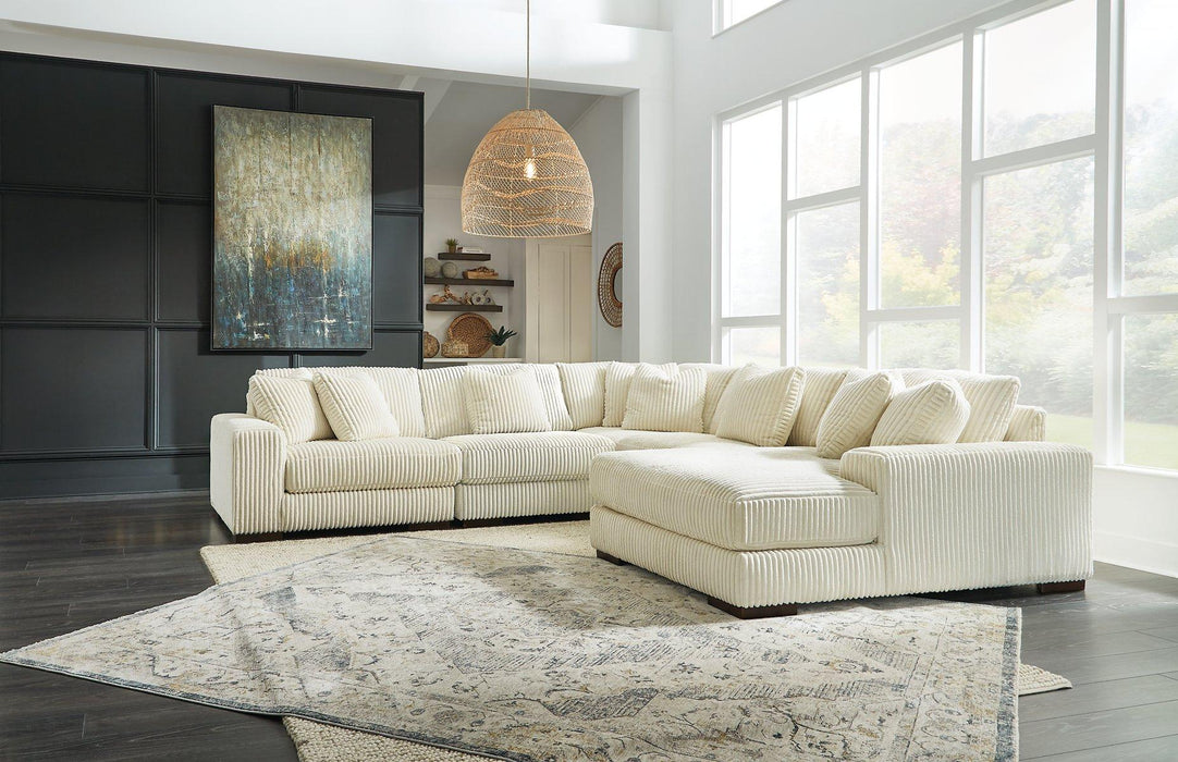 Lindyn Sectional with Chaise - Inland Furniture (San Bernardino, CA)