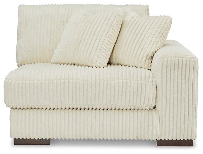 Lindyn Sectional with Chaise - Inland Furniture (San Bernardino, CA)