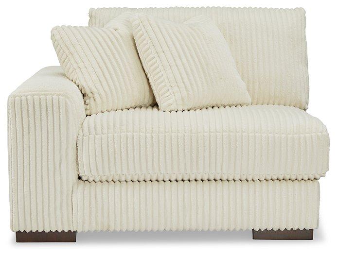 Lindyn Sectional with Chaise - Inland Furniture (San Bernardino, CA)