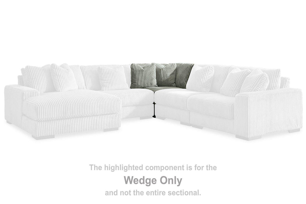 Lindyn Sectional with Chaise - Inland Furniture (San Bernardino, CA)