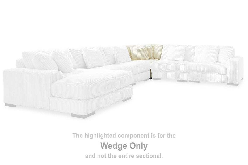 Lindyn Sectional with Chaise - Inland Furniture (San Bernardino, CA)