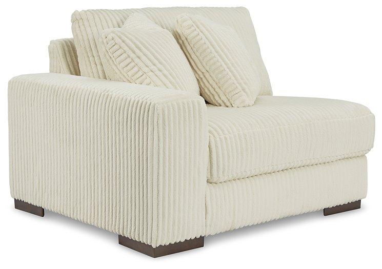 Lindyn Sectional Sofa - Inland Furniture (San Bernardino, CA)