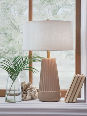 Dellner Table Lamp - Inland Furniture (San Bernardino, CA)
