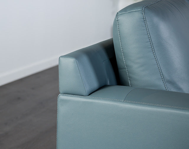 Stordal Sectional, Right Chaise - Inland Furniture (San Bernardino, CA)