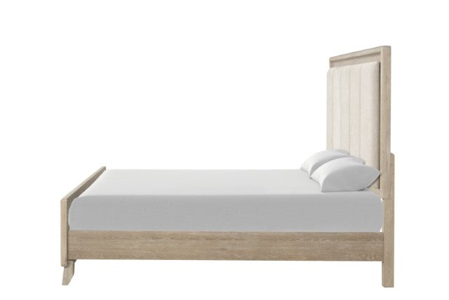Midhurst E.King & Queen Bed - Inland Furniture (San Bernardino, CA)